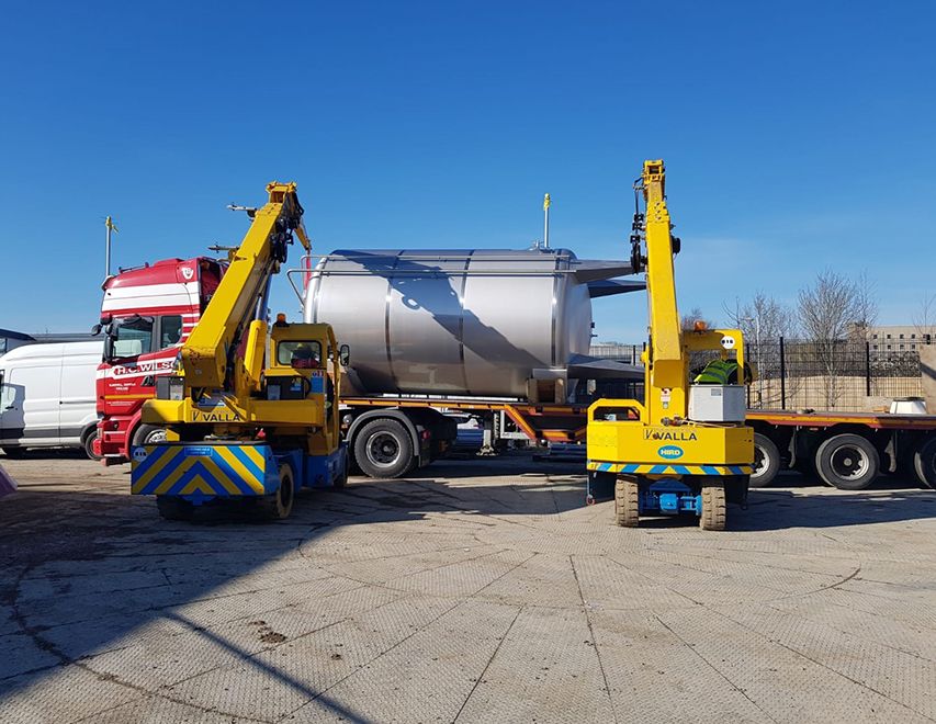 Valla Mobile Crane - Service and Maintenance
